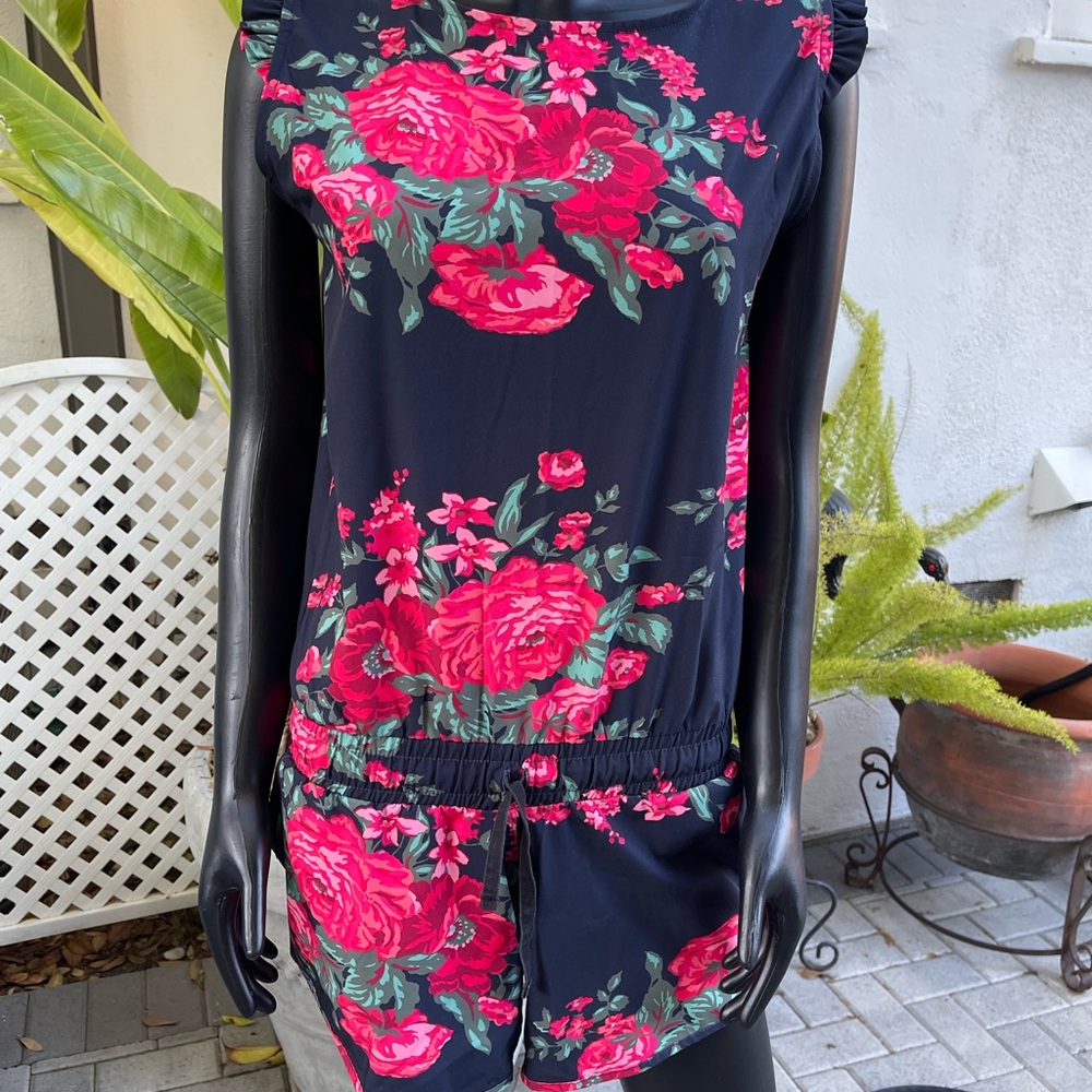 Women’s Floral Short Romper Jumpsuit Size Small Blue and Pink Floral Print